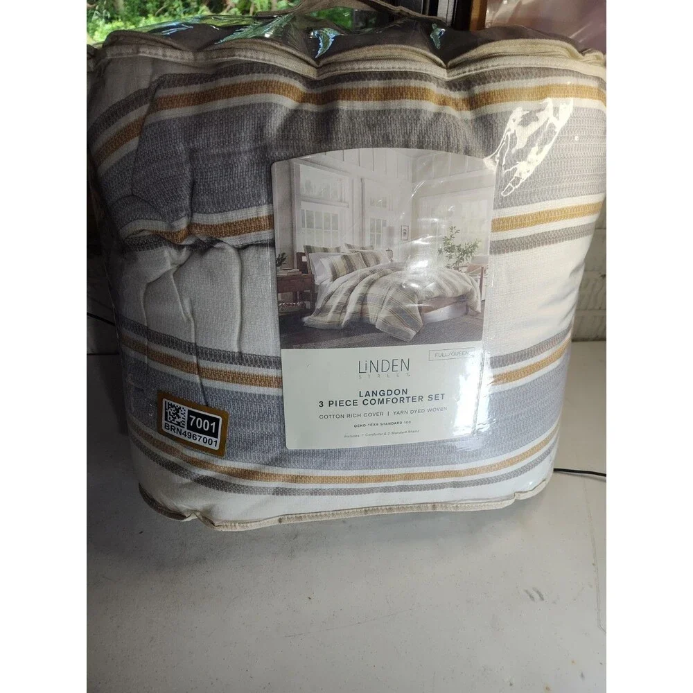 Linden St.  Langdon 3-piece Comforter Set Full/ Queen 1 Comforter &2 Shams (689)